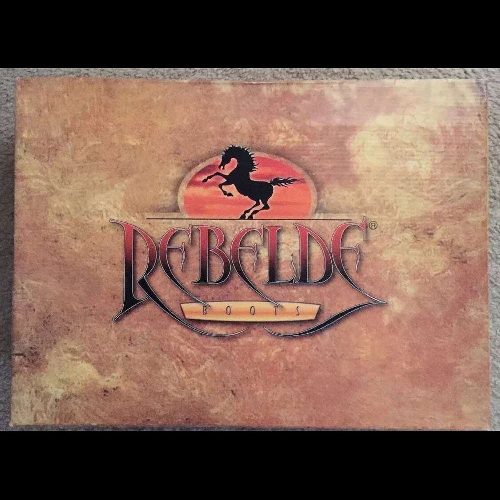 Rebelde Ostrich Cowboys Boots w/matching Belt